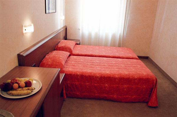 Hotel Italia Carmagnola Cameră foto
